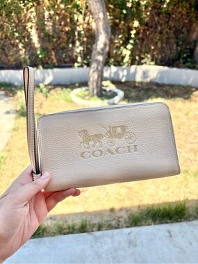 NWOT Coach Long Leather Wallet White/Cream/Brown